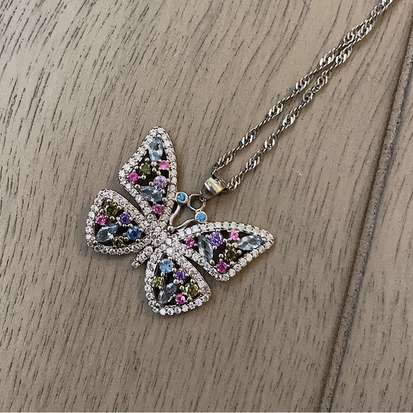 • Butterfly Gem Necklace • - Picture 3 of 10